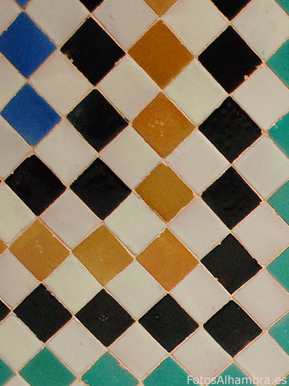 Azulejos del Patio del Cuarto Dorado de la Alhambra