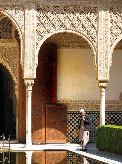 Arcos del Patio de los Arrayanes en la Alhambra