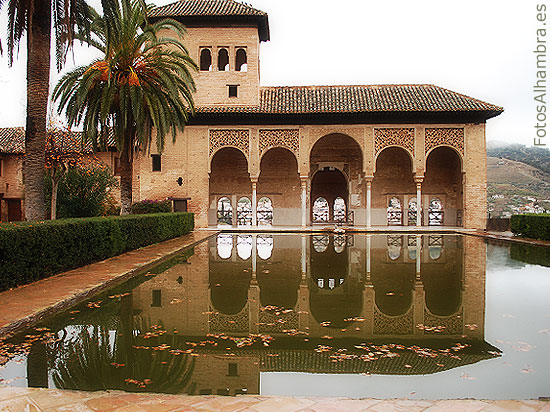 Torre de las Damas y Estanque del Partal en la Alhambra